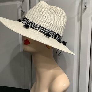 Elegant Cream Fedora with Black Geometric Band